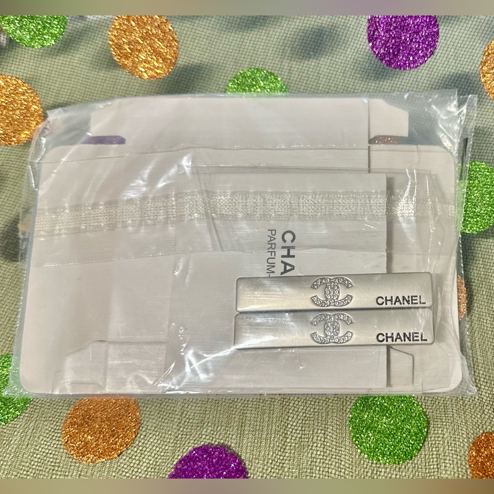 CHANEL Silver Hair Clips with Crystal Logo - Picture 6 of 9